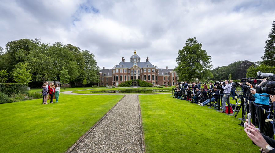 Josine Droogendijk: “Eigenlijk woont de koning in een appartement