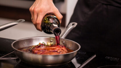 alcohol in een gerecht gebruiken