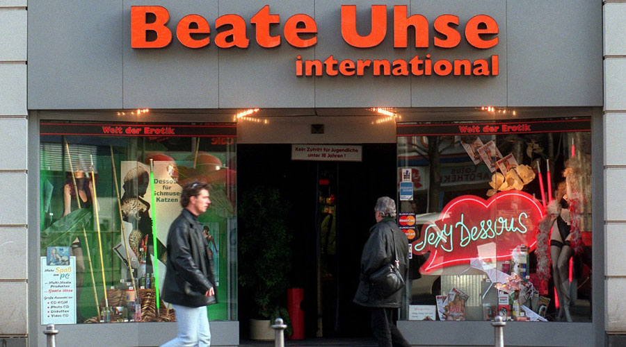 Beate Uhse opent de 1e seksshop ter wereld op 17 december 1962 - MAX ...
