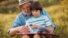 Voorlezen: zowel kinderen als dementerenden hebben er baat bij