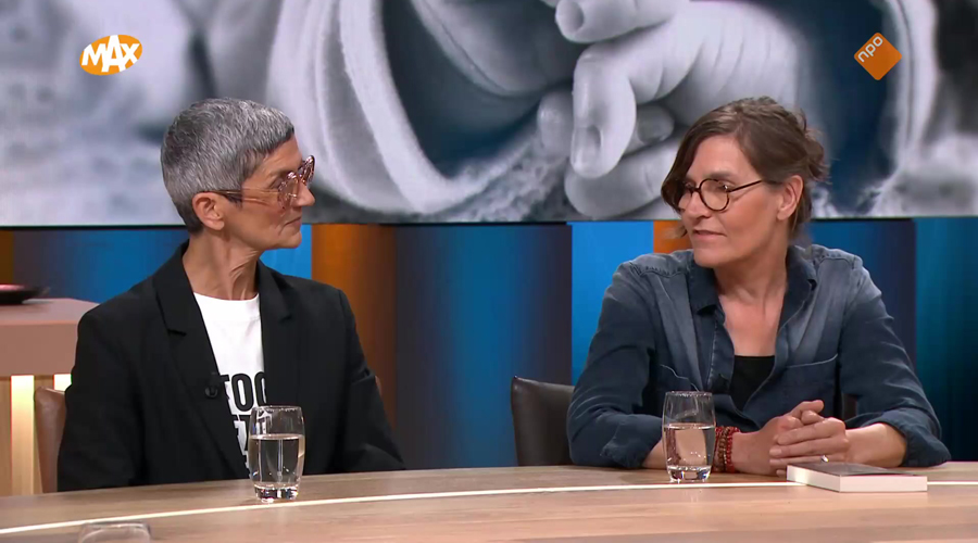 Anke over ontmoeten tweelingzus, van wie zij als pasgeboren baby gescheiden is: “Je hebt meteen het gevoel dat het klopt”