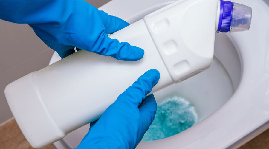 met bleek schoonmaken