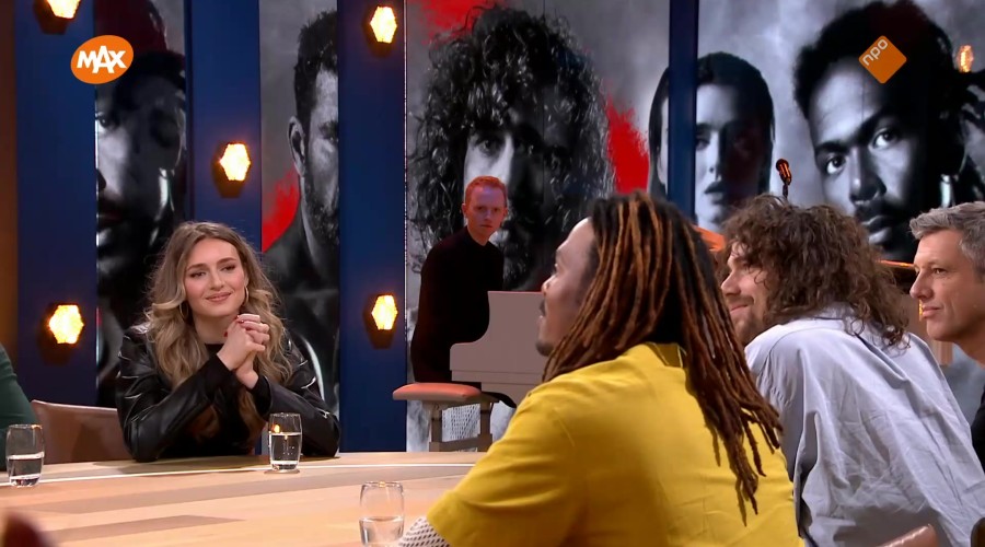 Jezus (Jeangu Macrooy), Judas (Lucas Hamming) en Maria Magdalena ...
