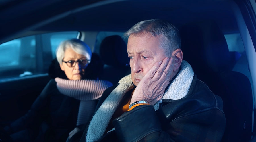 Autorijden in het donker, zo gaat het u beter af - MAX Vandaag