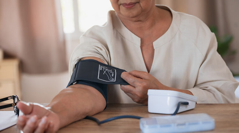 Wat is een goede bloeddruk voor 50-plussers? - MAX Vandaag