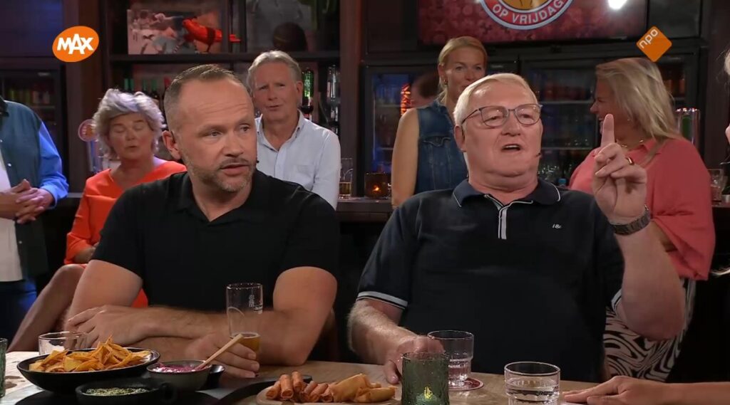 Unieke voetbalrivaliteit in Spakenburg: “Op de dag van de derby ben je een gescheiden dorp, het is niet anders”