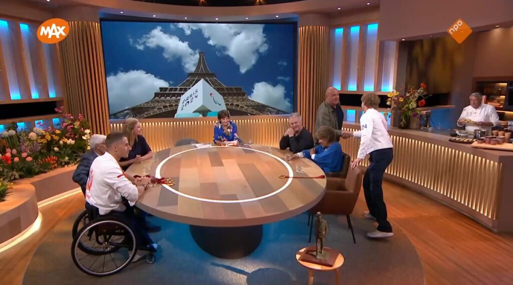 Paralympische topatleten Jetze Plat en Joël de Jong nemen 4 gouden medailles mee: “Hij is behoorlijk zwaar”