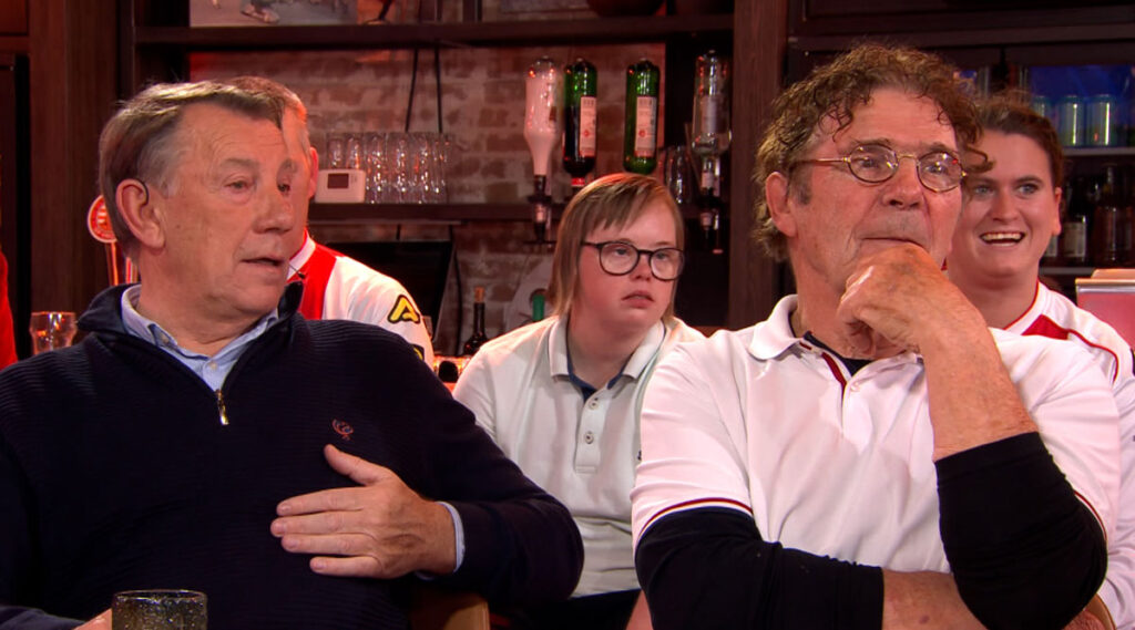 Boezemvrienden Van Hanegem en De Graaf delen liefde voor G-team IJsselmeervogels: ‘Ze zijn zo puur’