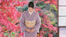 Omotenashi-shutterstock_2523119937-1200-667 Japanse dame in kimono die buiging maakt, Japanse gastvrijheid omotenashi