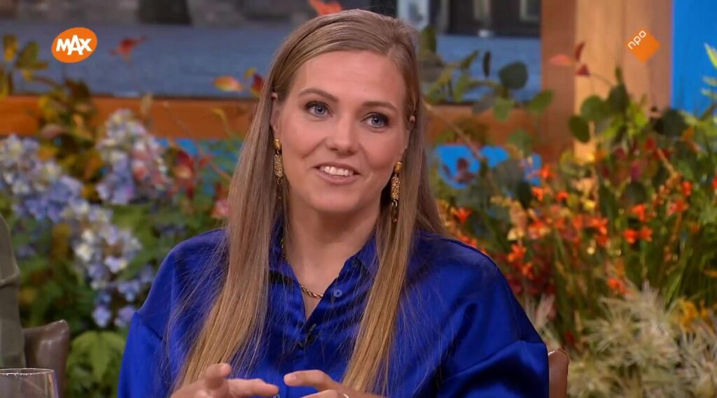 Koning Willem-Alexander begint jaar 2025 met Nieuwjaarsontvangst, Josine Droogendijk: “Net de buurtborrel bij jou en mij”