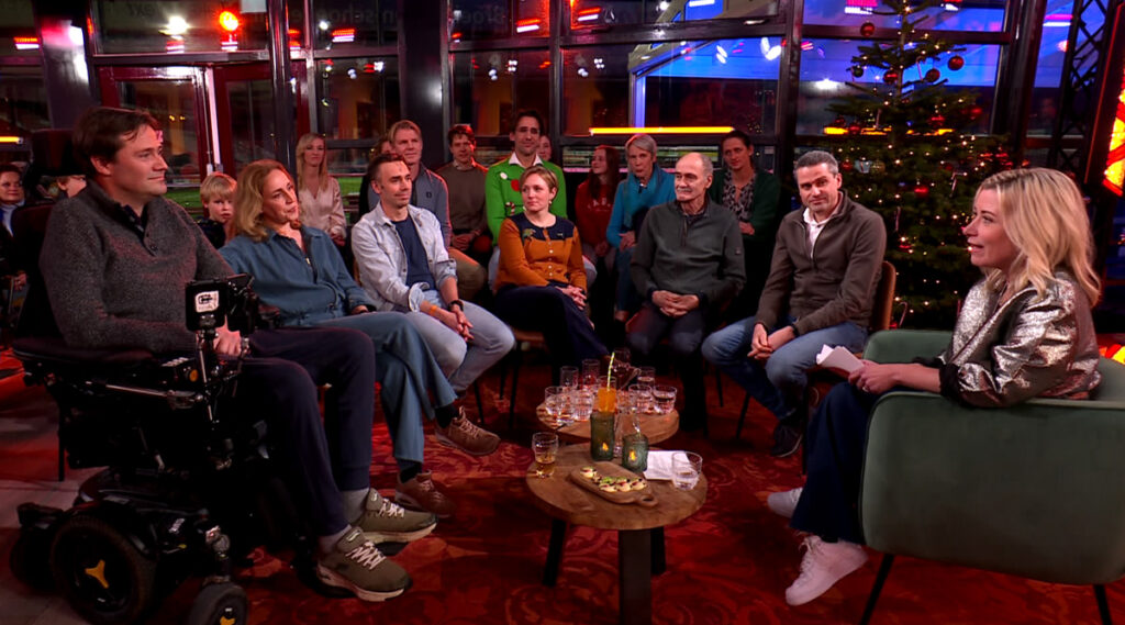 Familie en vrienden zorgen dag en nacht voor Frank die ALS heeft: ‘Het is gewoon genieten samen’