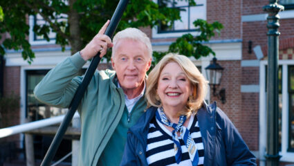 André van Duin en Janny van der Heijden in seizoen 7 van Denkend aan Holland
