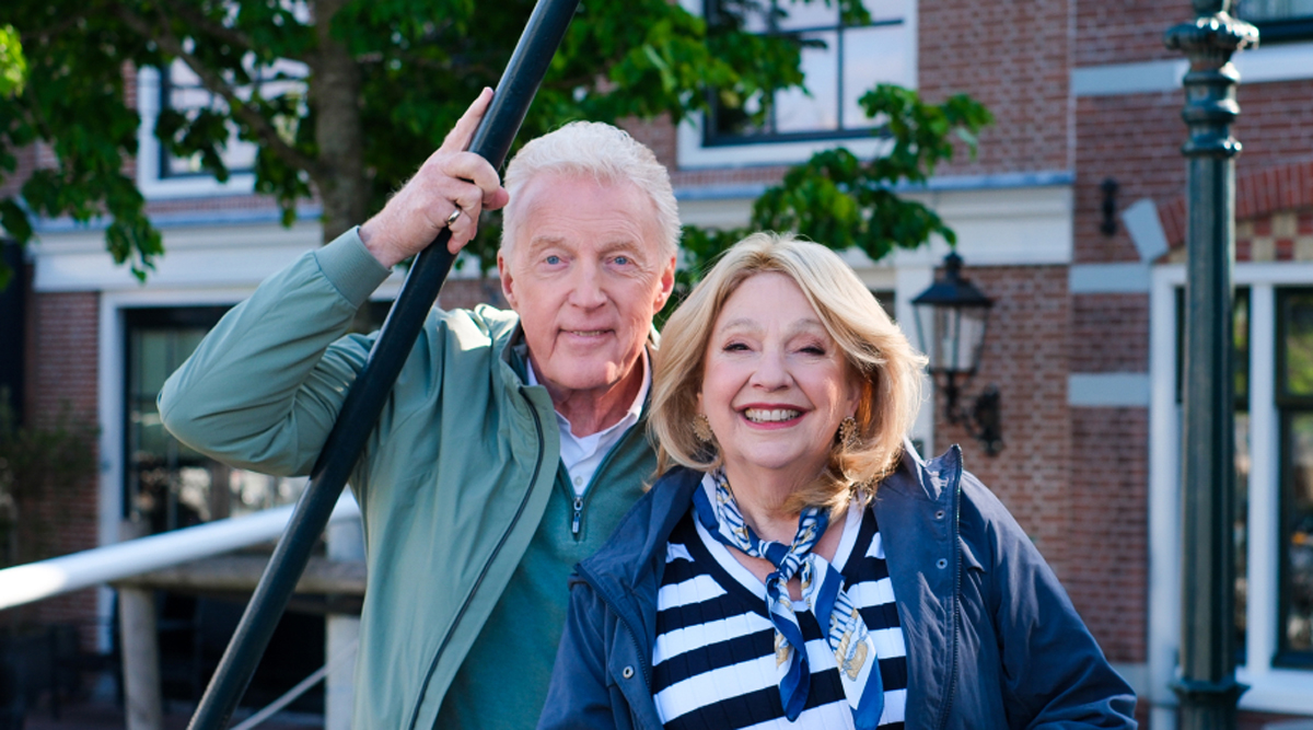 André van Duin en Janny van der Heijden in seizoen 7 van Denkend aan Holland