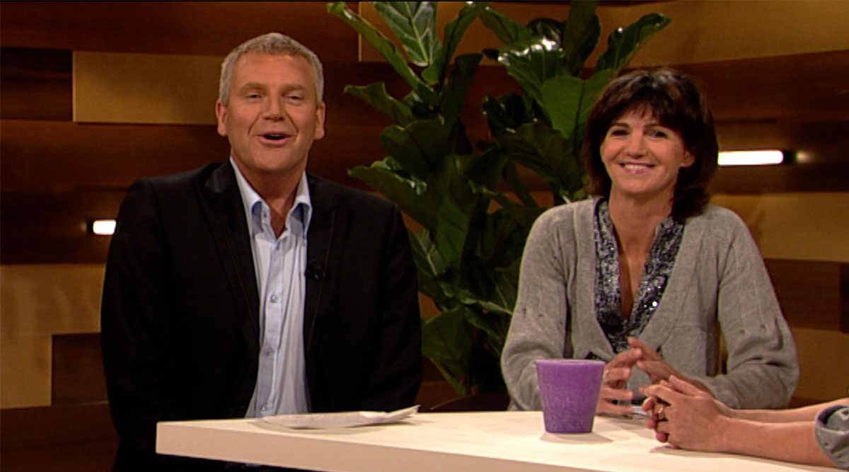 Sybrand Niessen en Martine van Os presenteren de allereerste uitzending van Tijd voor MAX in 2008.