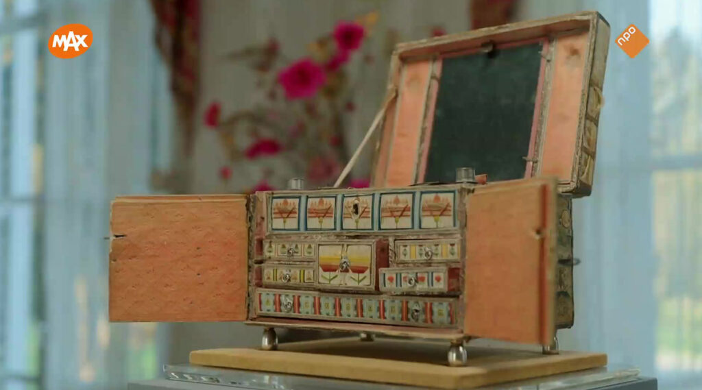 Van onschatbare waarde: een geborduurd meisjeskistje uit de Gouden Eeuw