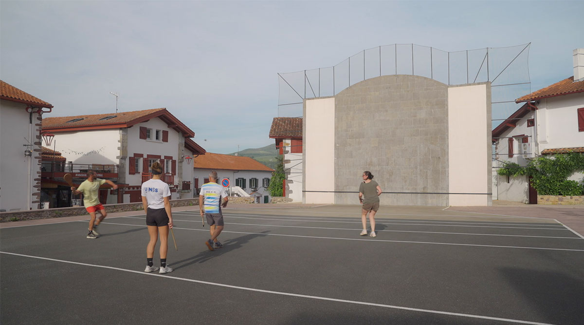 De Baskische sport pelota wordt gespeeld.