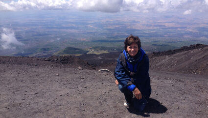 Puzzel: maak Martine op de Etna compleet.