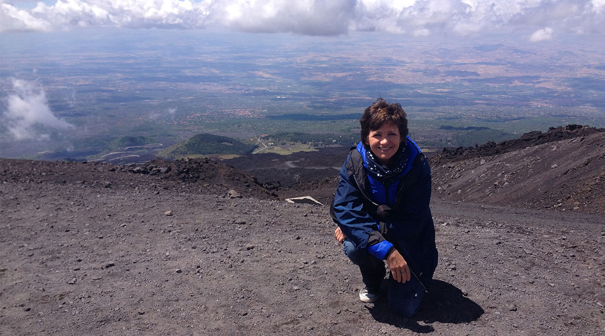 Puzzel: maak Martine op de Etna compleet.