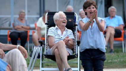 Puzzel: maak Martine tijdens de jeu de boules compleet.