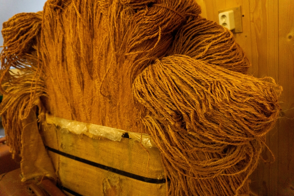 Kokosdraad, waar kokosmatten van gemaakt werden.