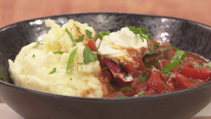 Kook mee met MAX: Hongaarse goulash met rundvlees en aardappelpuree