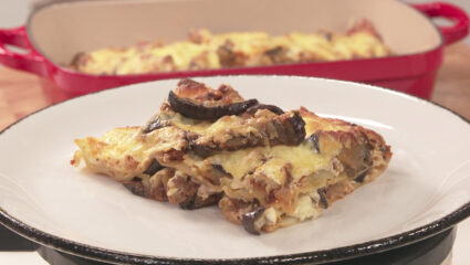 Kook mee met MAX: Turkse lasagne met gehakt, aubergine en yoghurt