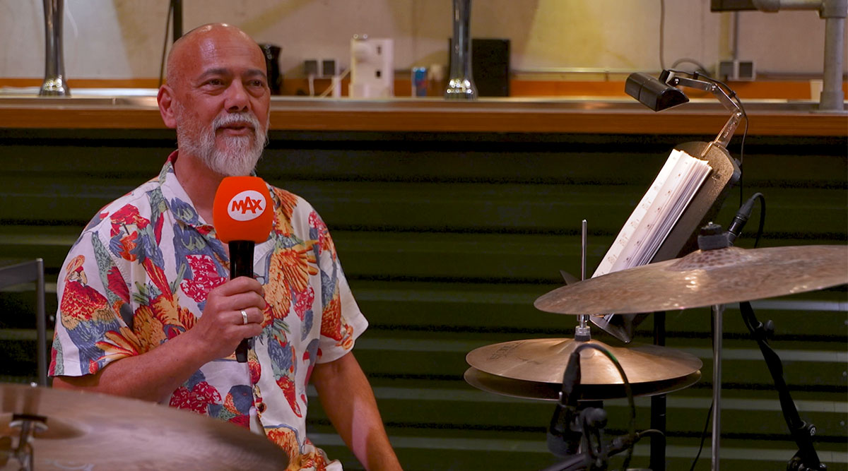 Drummer Jeffrey uit Het MAX Orkest.