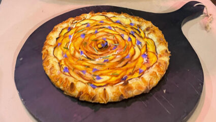 Perzik-geitenkaasgalette van Christiaan de Vries.