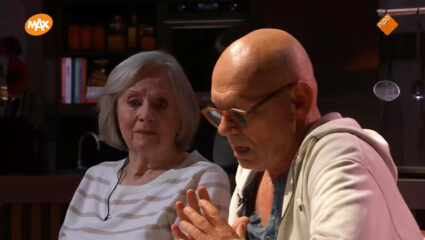 Sjoerd Pleijsier en Pleuni Touw staan stil het overlijden van Gerard Cox