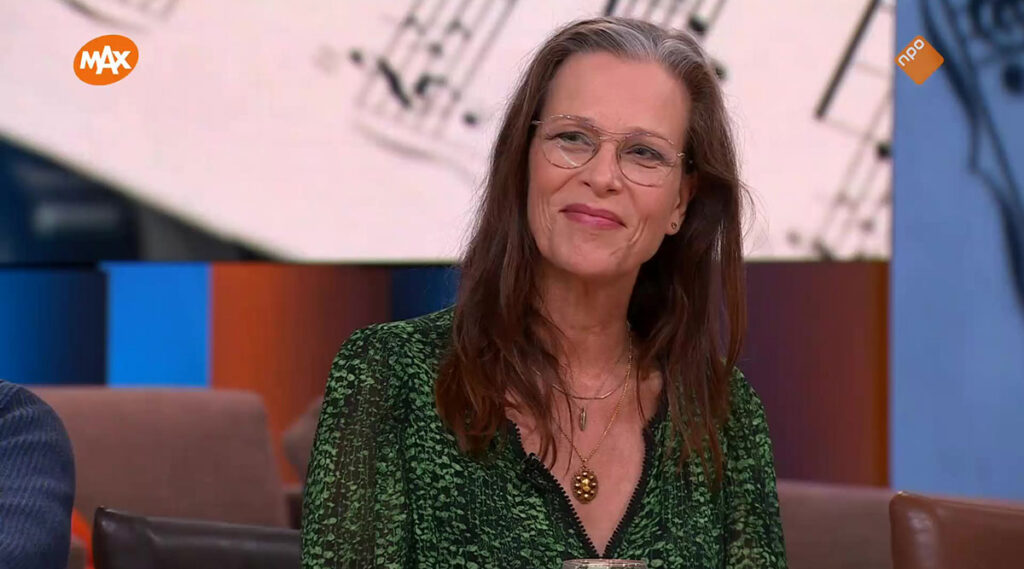Zorgzangeres Maartje de Lint over de documentaire Het Muziekmedicijn: “Iedere muzikale herinnering zit aan een emotie vast”