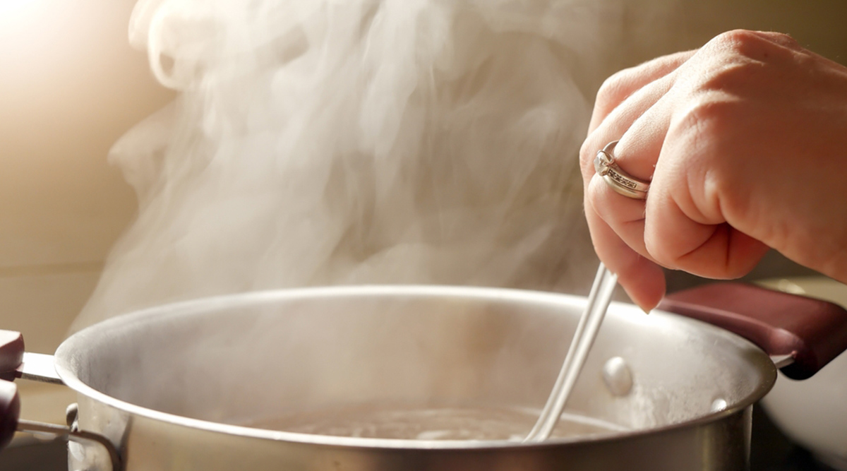 Verse soep is als thuis, roeren in de soep.