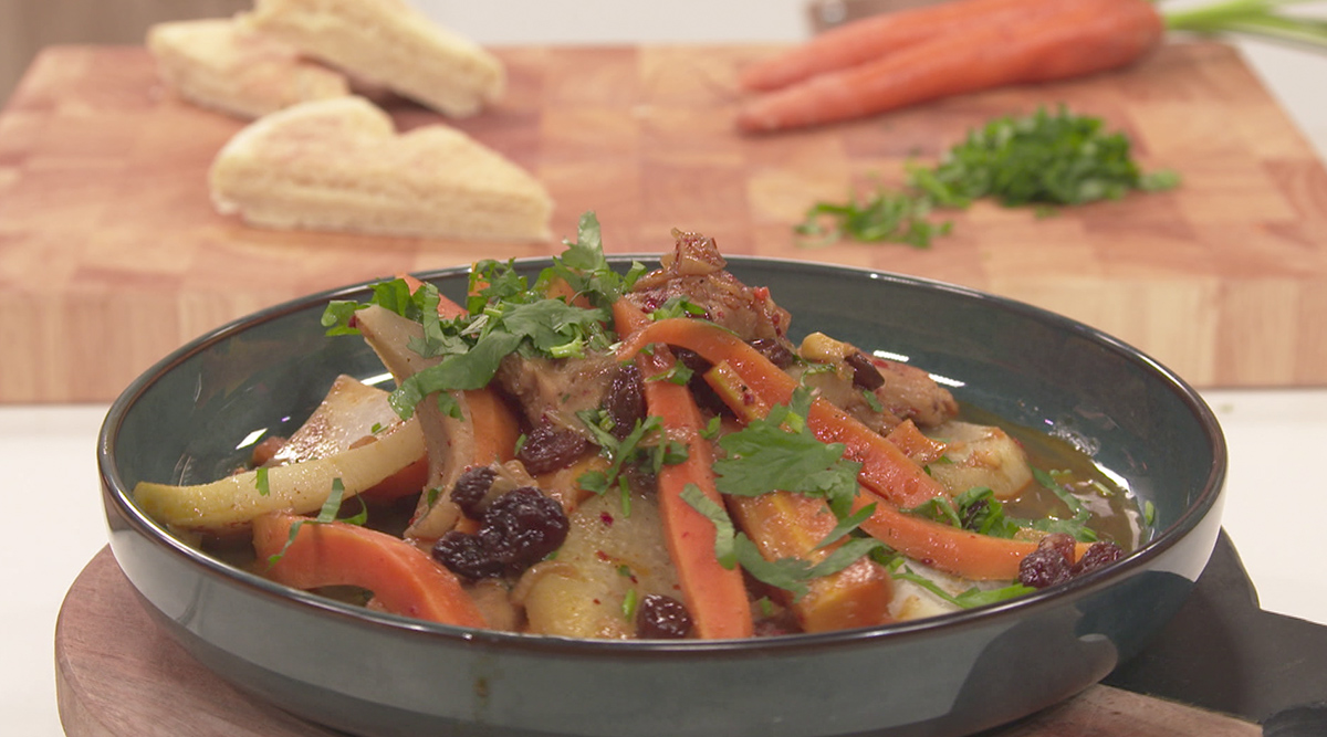 Kook mee met MAX: tajnie met koolrabi en rozijntjes