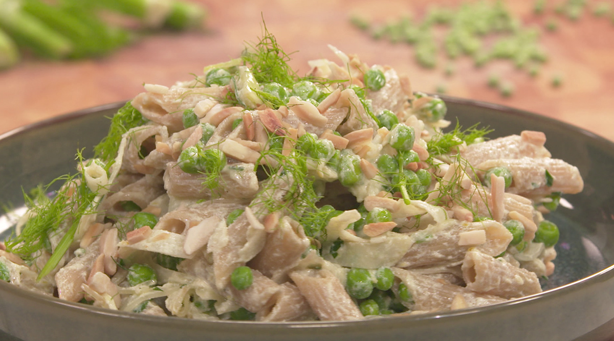 Kook mee met MAX: frisse pastasalade met venkel en doperwten