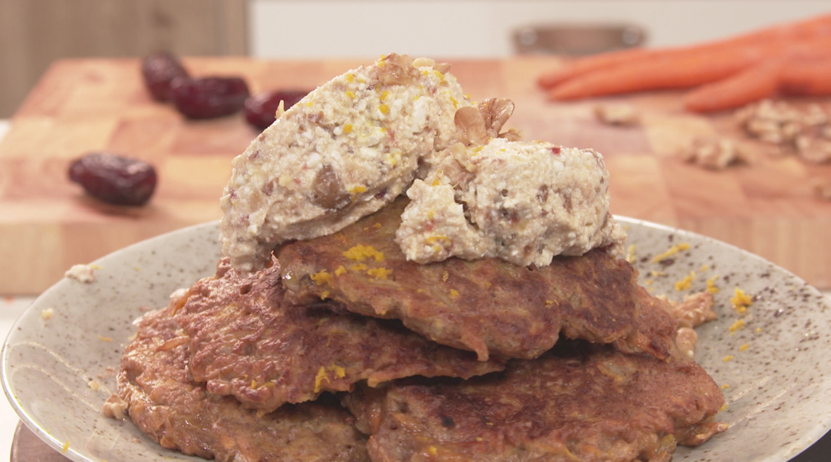 Kook mee met MAX: worteltaart-pannenkoekjes