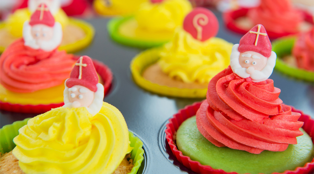 Kleurrijke sinterklaas cupcakes