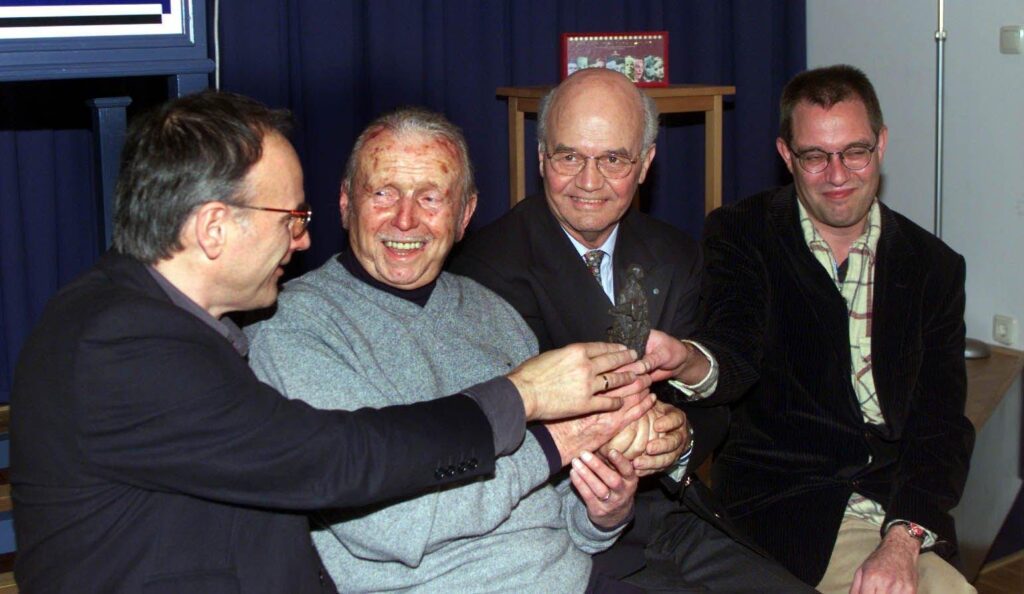 Toon Hermans artiest van de eeuw