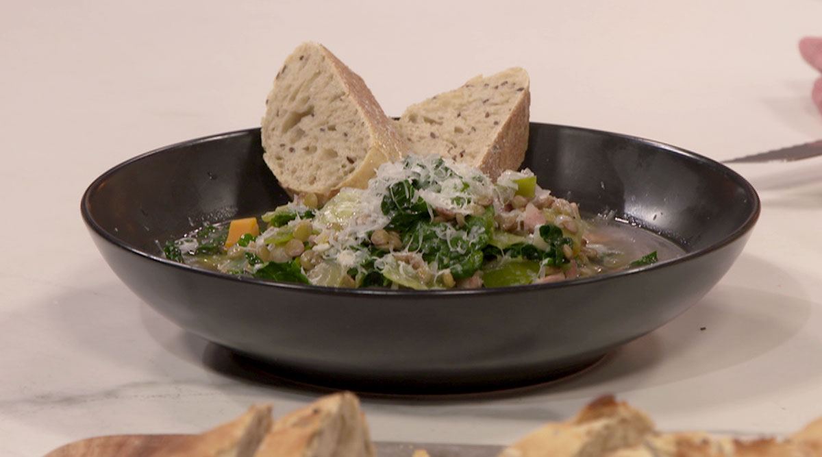 Kook mee met MAX: Italiaanse linzensoep met cavolo nero en pancetta