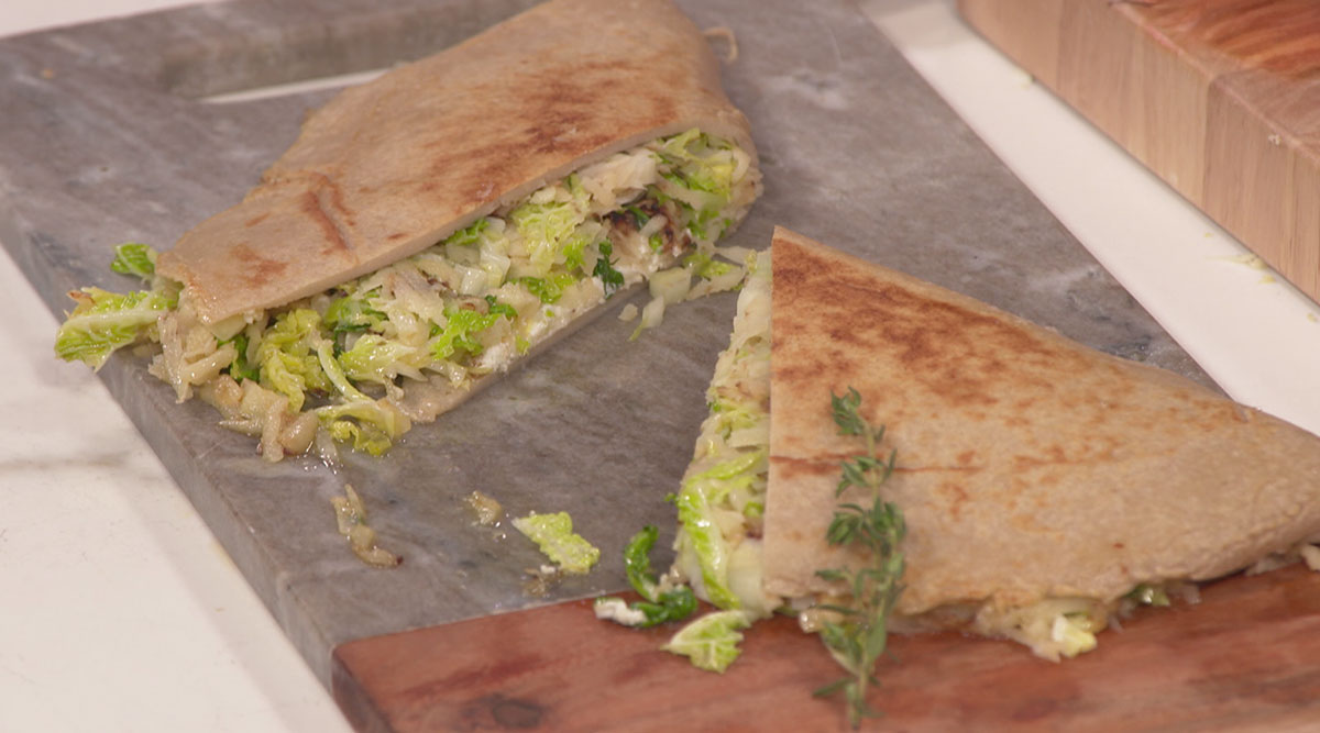 Kook mee met MAX: hartige pannenkoek met wintergroenten en geitenkaas