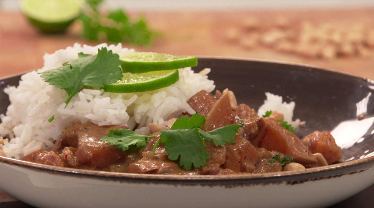Kook mee met MAX: pompoencurry met rijst en pinda's.