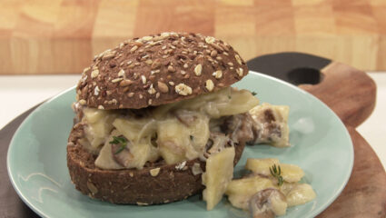 Kook mee met MAX: Broodje pastinaak-paddenstoelenragout