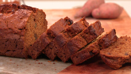 Kook mee met MAX: zoete aardappel-ontbijtkoek.