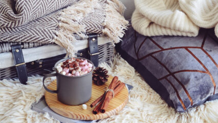 Puzzel: maak de dekens met warme chocolademelk compleet.