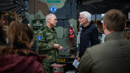 Generaal Onno Eichelsheim en Jan Slagter in Missie MAX