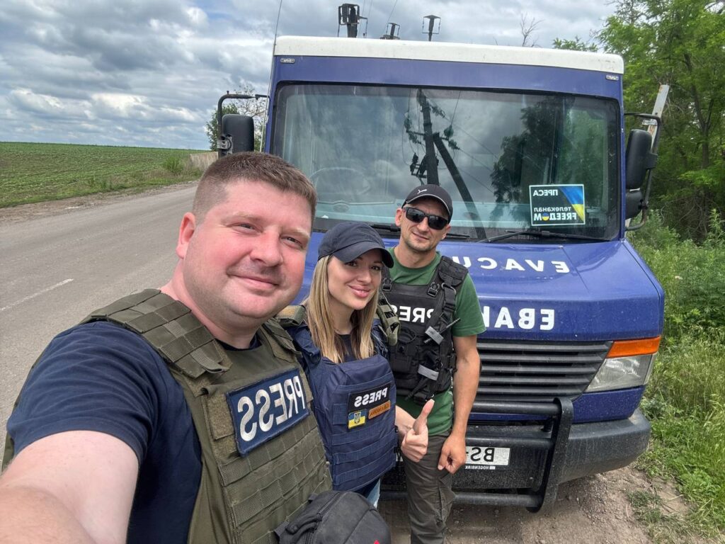 Alyona, Ghenja en Sacha 