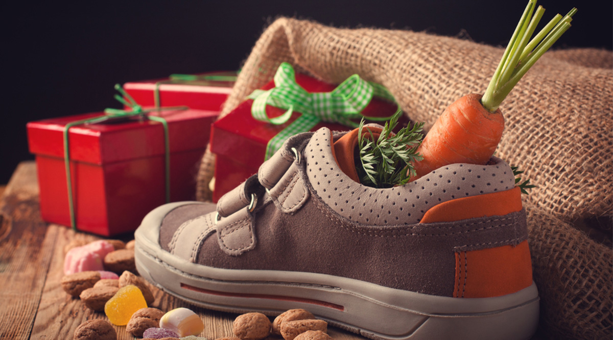 Kind heeft schoen gezet voor Sinterklaas.