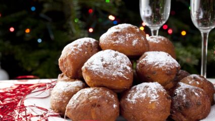 Oliebollen met oud en nieuw