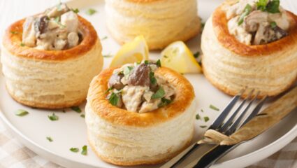 Bladerdeegpasteitjes met ragout