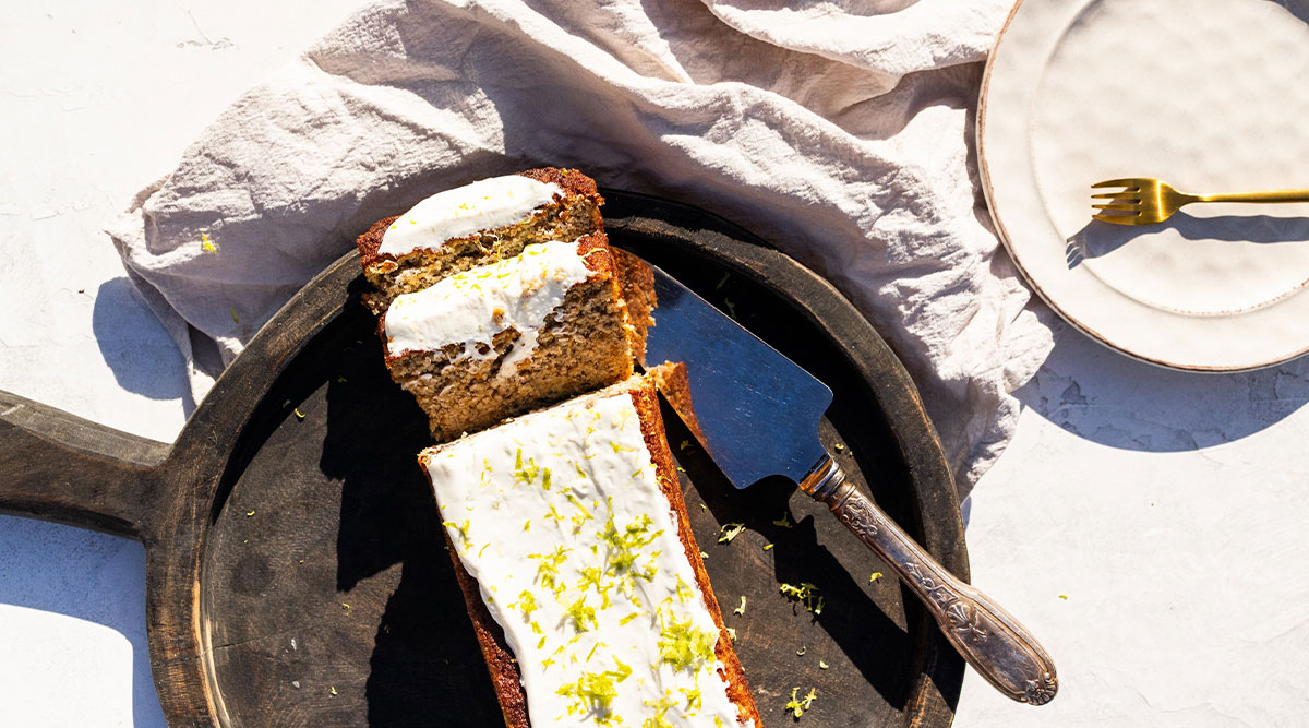 Vegan dadelcake van Sandra Ysbrandy.