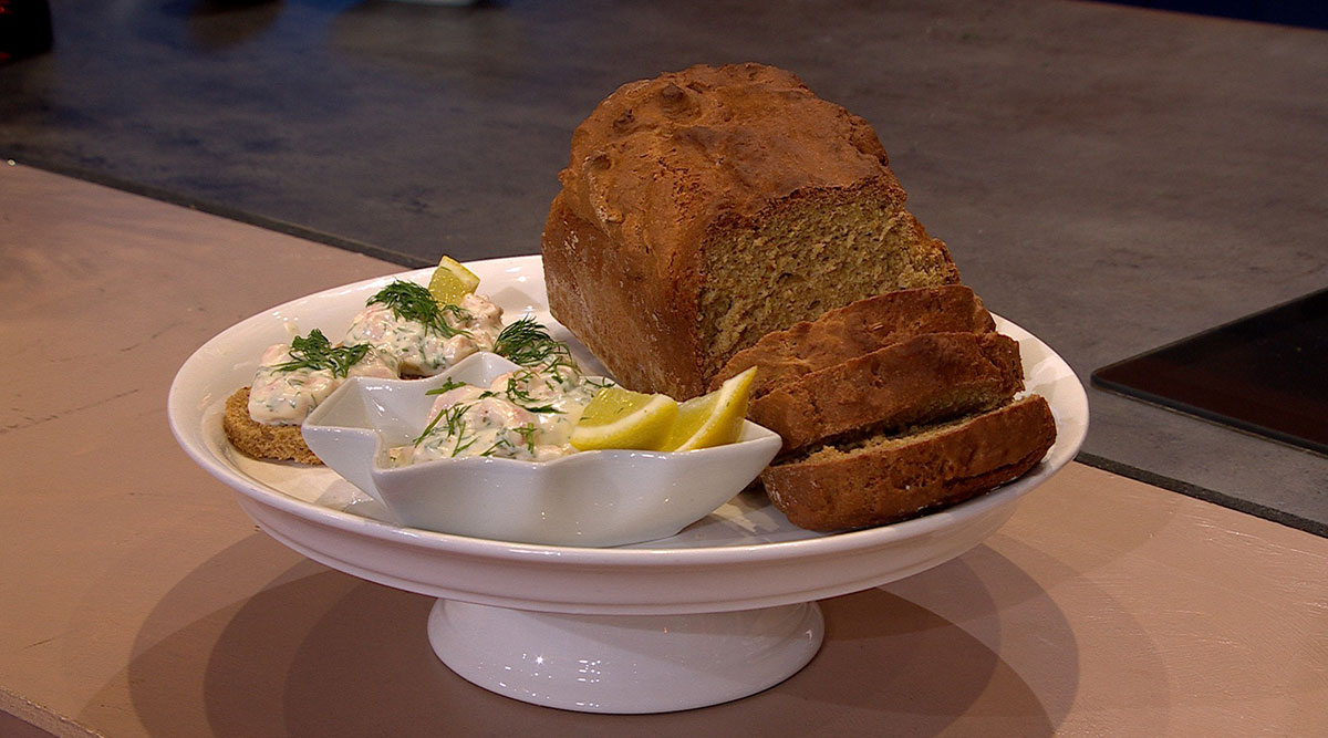 Roggebrood met Zweedse Skagenröra.