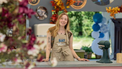 Roos uit Heel Holland Bakt in de tent.